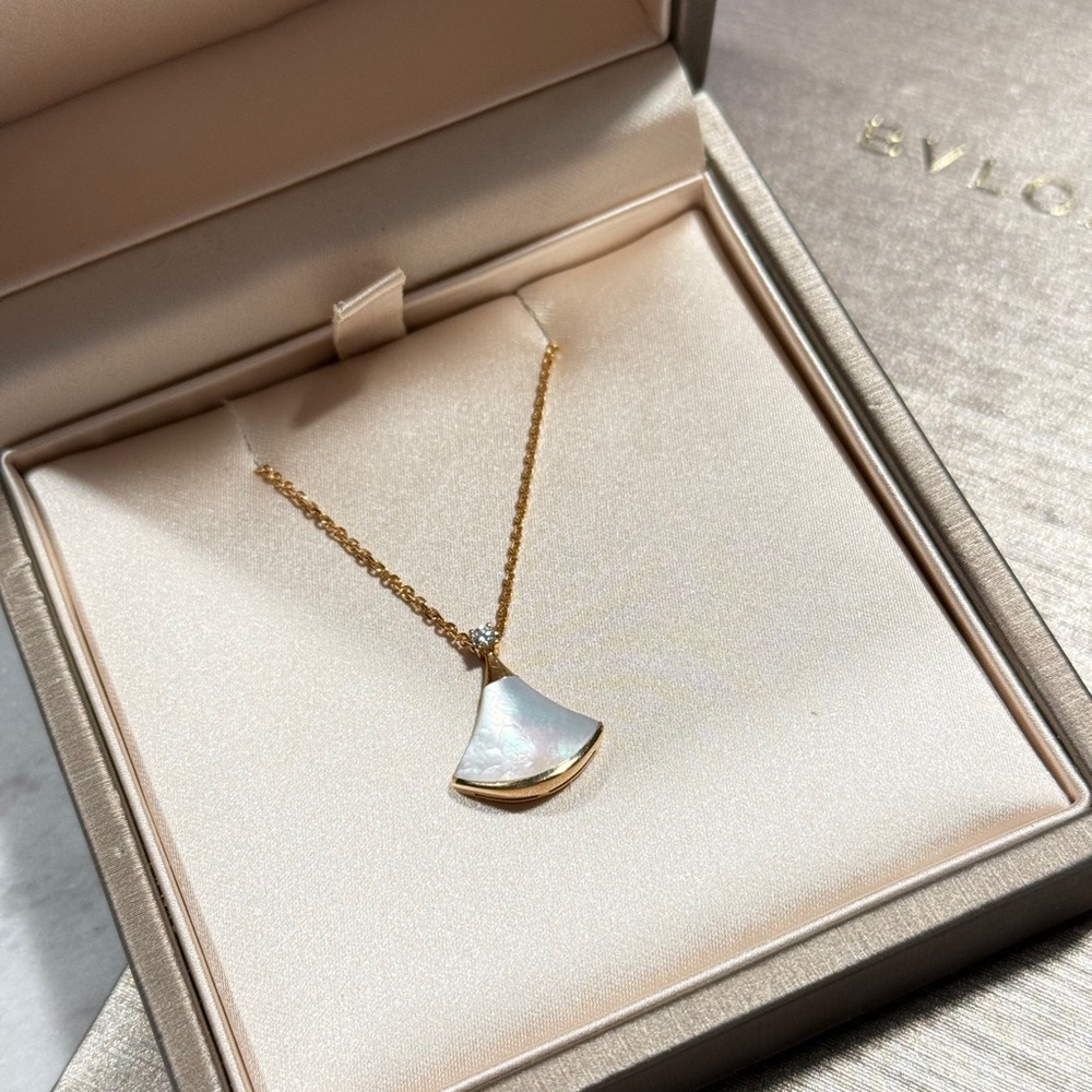 Bvlgari Diva’s Dream Necklace